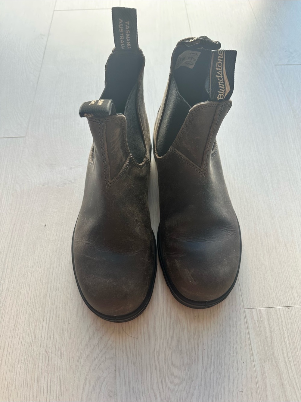 Blundstone Women's Brown Leather Chukka Boots